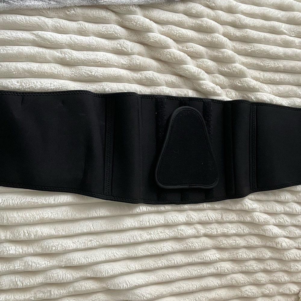 Adjustable Backbrace - Picture 3 of 4